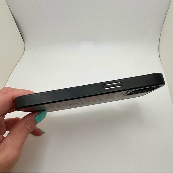 Casetify x Stranger Things Black/Red Reflective Phone Case iPhone 13 - Picture 8 of 10